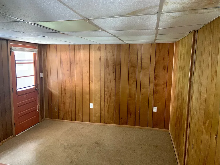 220 W Cherry St — Photo 3