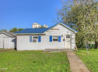300 N Maple St, Carthage, MO 64836