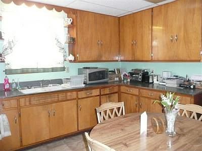 5th image of 4134 Magoun Ave