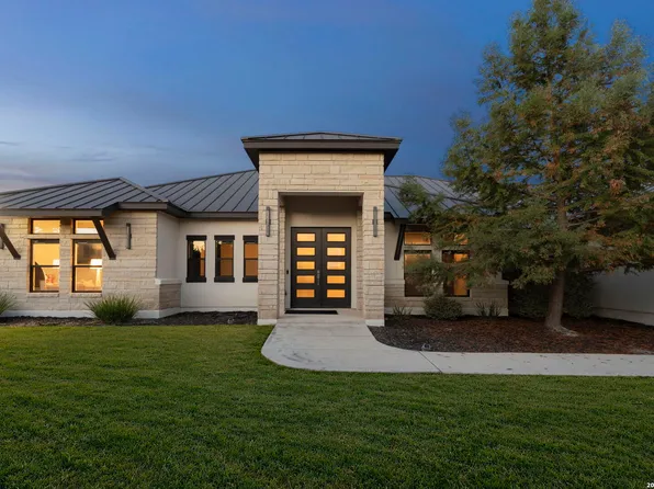 8941 BUCKSKIN DR, Boerne, TX 78006