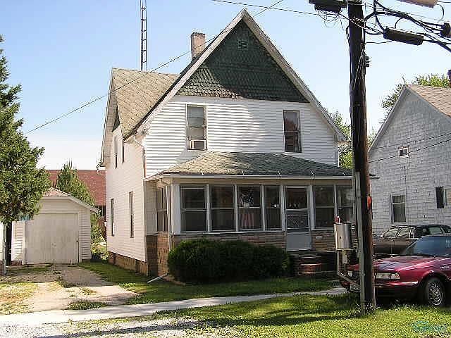 1st image of 205 W Jefferson St