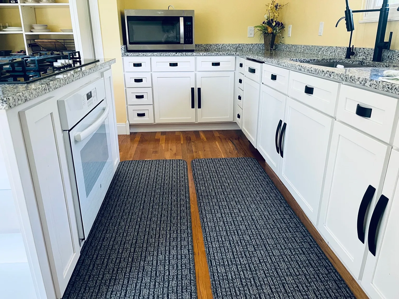 2 bed, 1008 sqft, $2,000 — Photo 3
