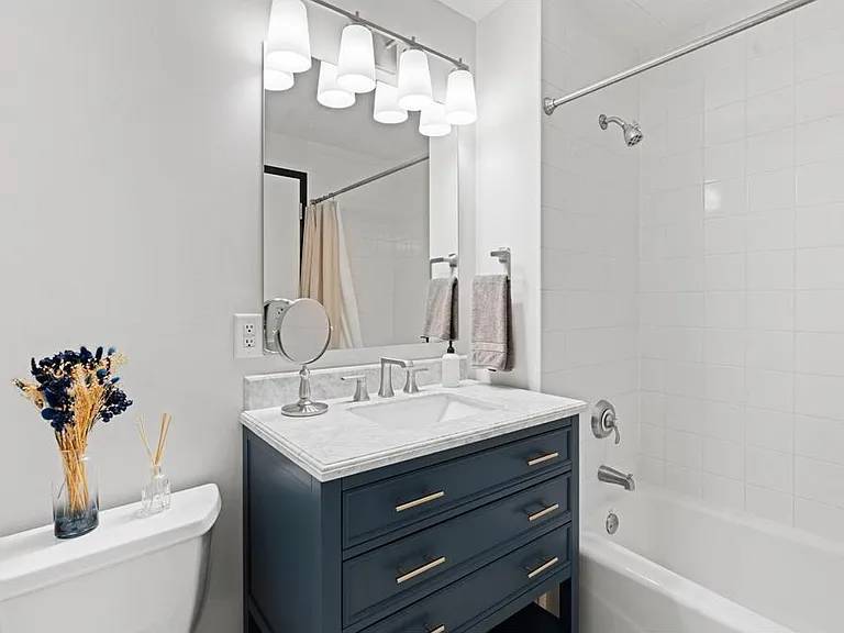 720 N 4th St #213 — Photo 13
