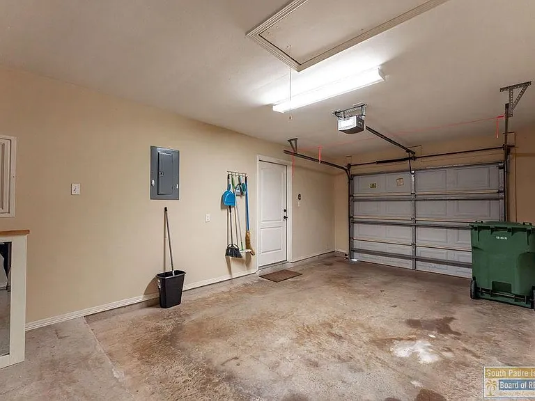 7 N Bay Hill Dr — Photo 48