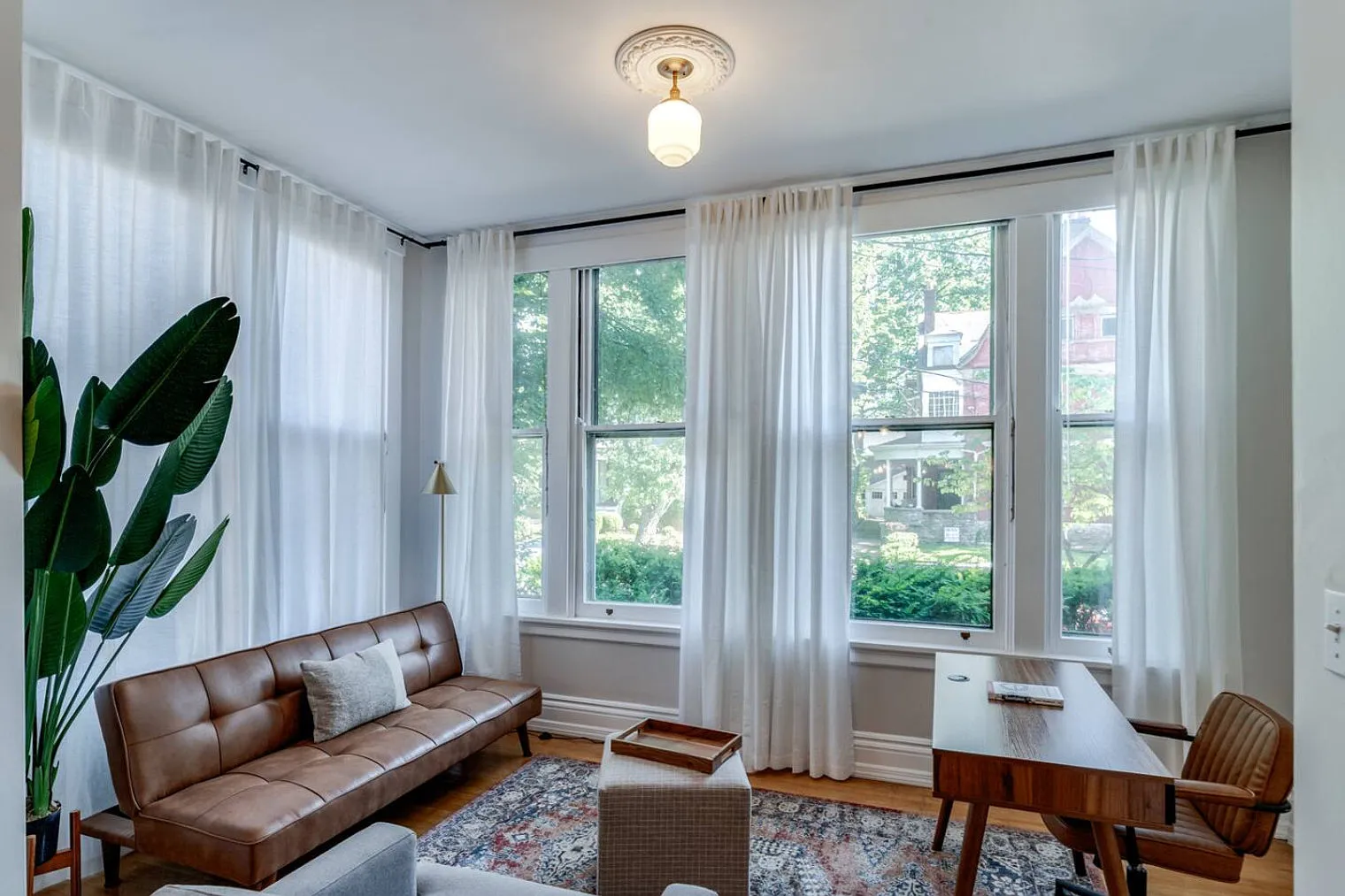 1 bed, 1.0 bath, 1076 sqft, $2,659 — Photo 2