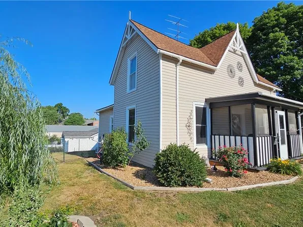 111 S Jackson Ave, Knob Noster, MO 65336
