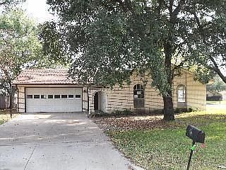 1st image of 1800 Willowbrook Dr