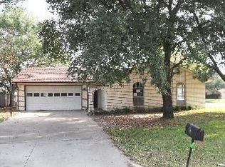 1800 Willowbrook Dr, Terrell, TX 75160