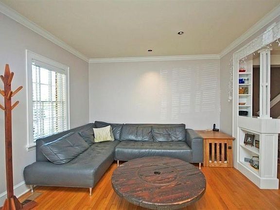 3rd image of 412 Hilldale Dr
