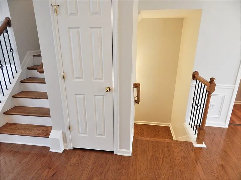 10829 Yorkwood St — Photo 52