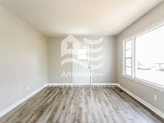1415490_003_wm_-_living_room_13623718.jpg