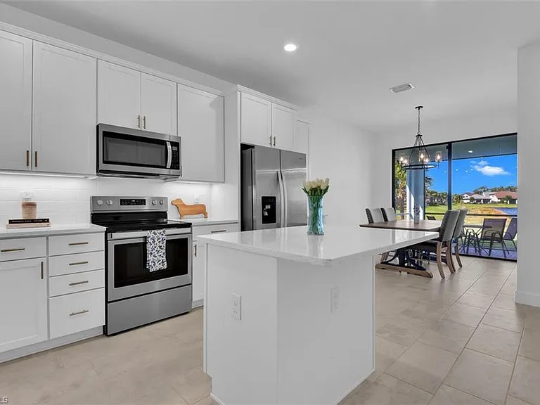 9605 Bexley Dr — Photo 10