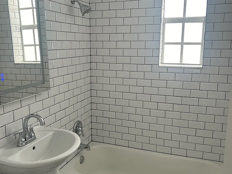 1561 West Ave #4 — Photo 14