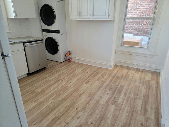 5th image of 68 Westwood Ave APT 2