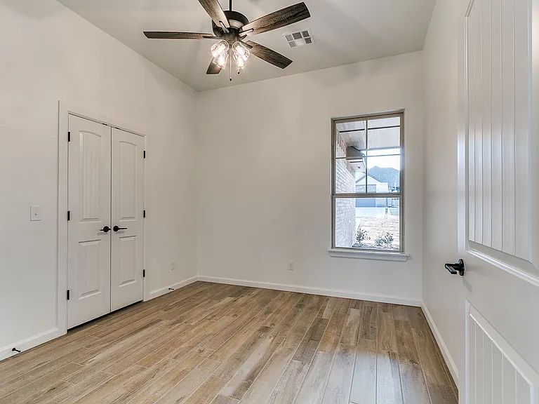 1901 Hollow Crest Ct — Photo 47