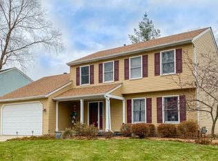 585 Shenandoah Trl, Elgin, IL 60123