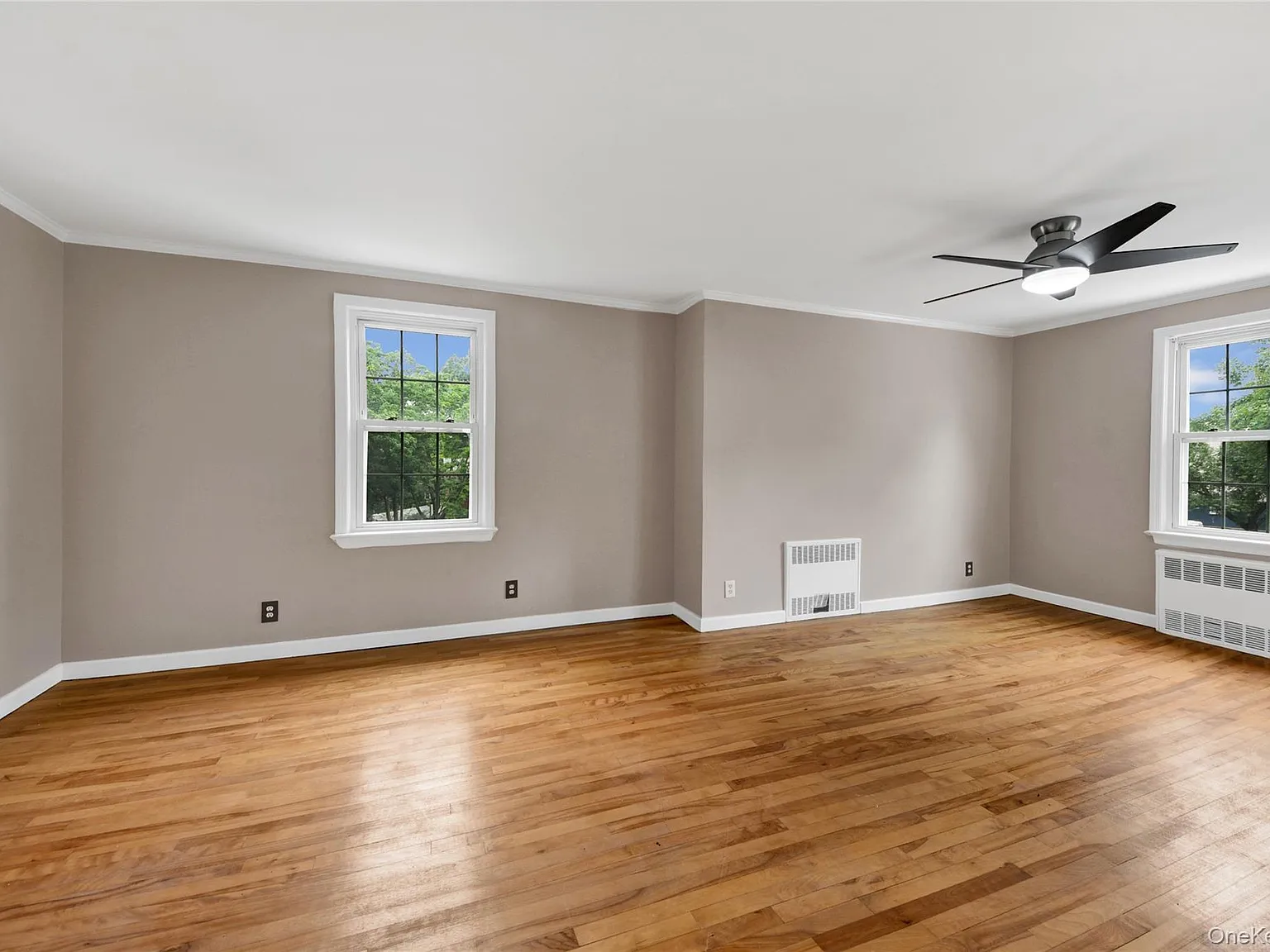3 bed, 1.0 bath, 2664 sqft, $3,200 — Photo 2
