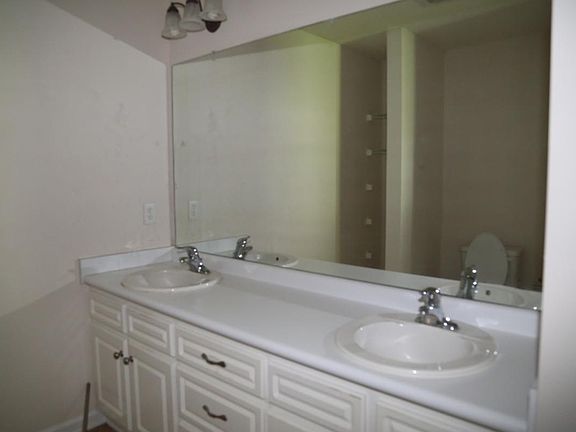 4th image of 105B Lindsay Ct