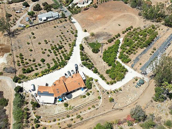 4th image of 525 Stewart Canyon Rd