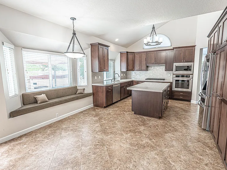 22572 Tulip Ct — Photo 9