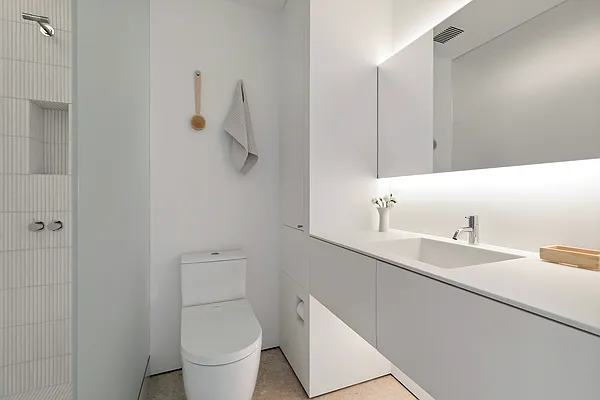 Sold by Sublimis | media 36