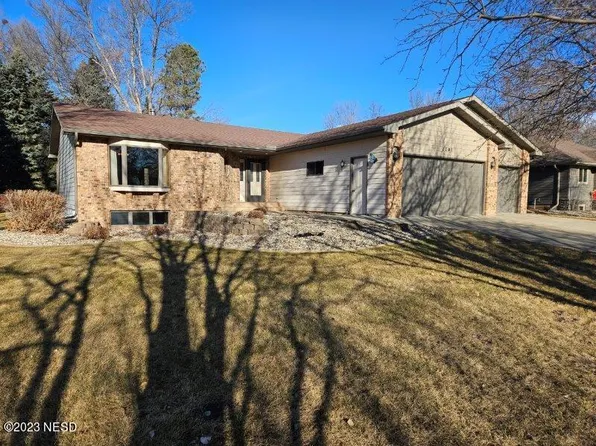 1701 8th Ave NE, Watertown, SD 57201