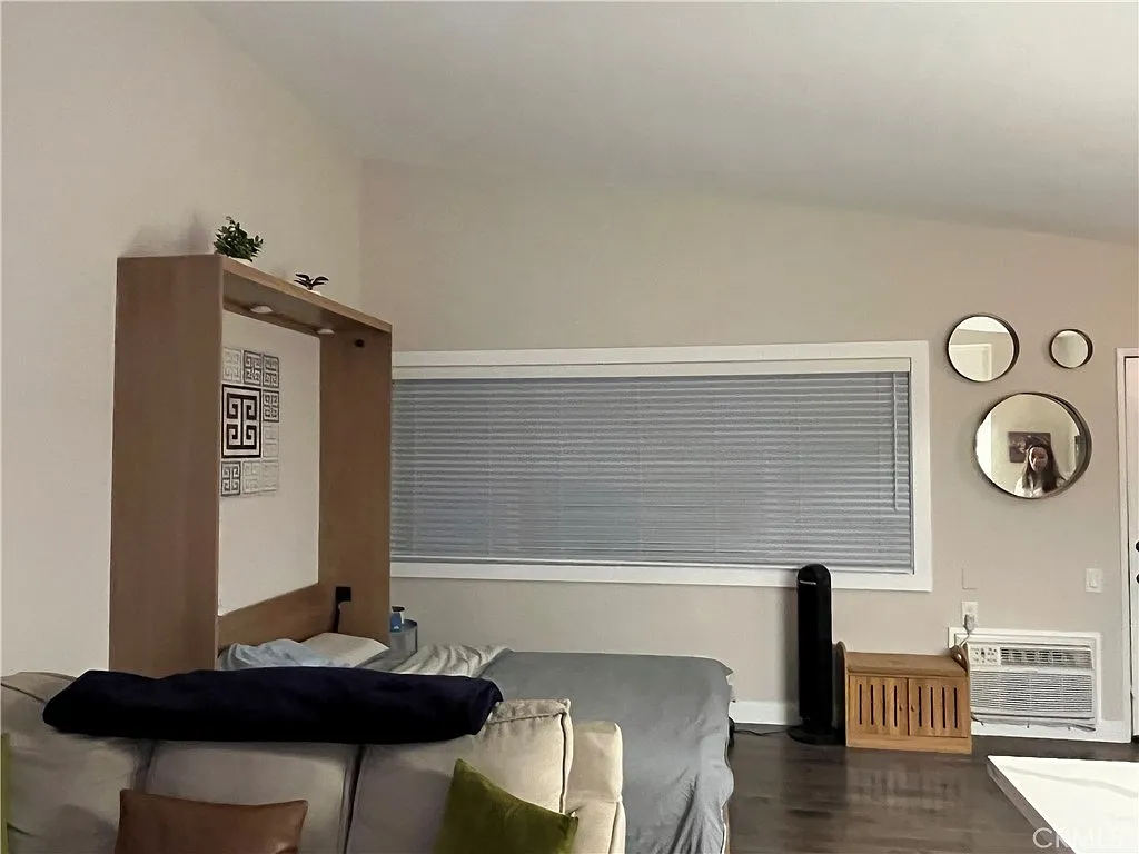 Studio, 415 sqft, $2,000 — Photo 4