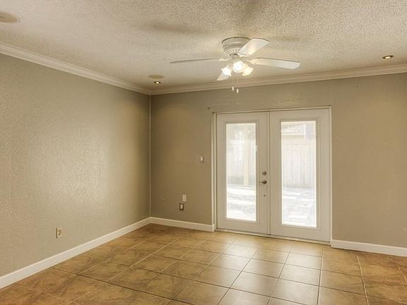4th image of 612 Tangerine Dr
