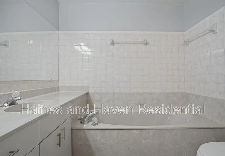 157 Coventry Cir — Photo 22