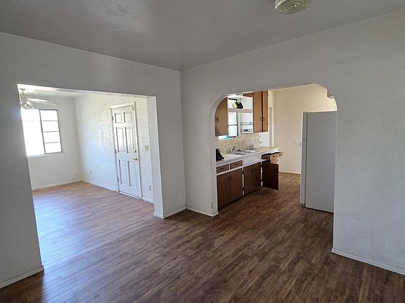 3rd image of 9439 N 6TH Avenue