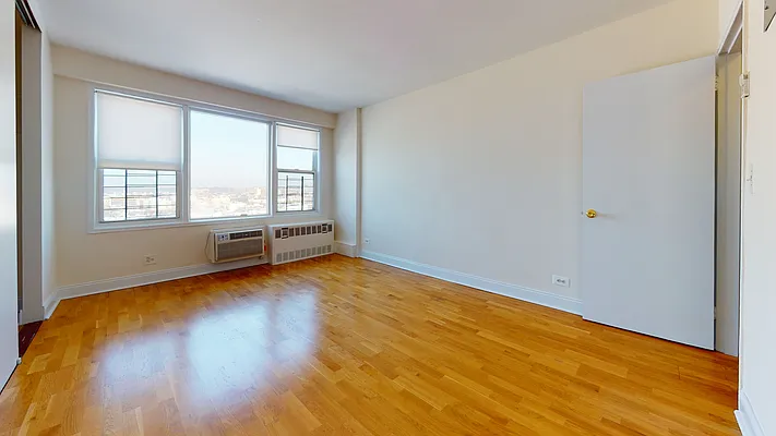 Rented by Revona Properties | media 13