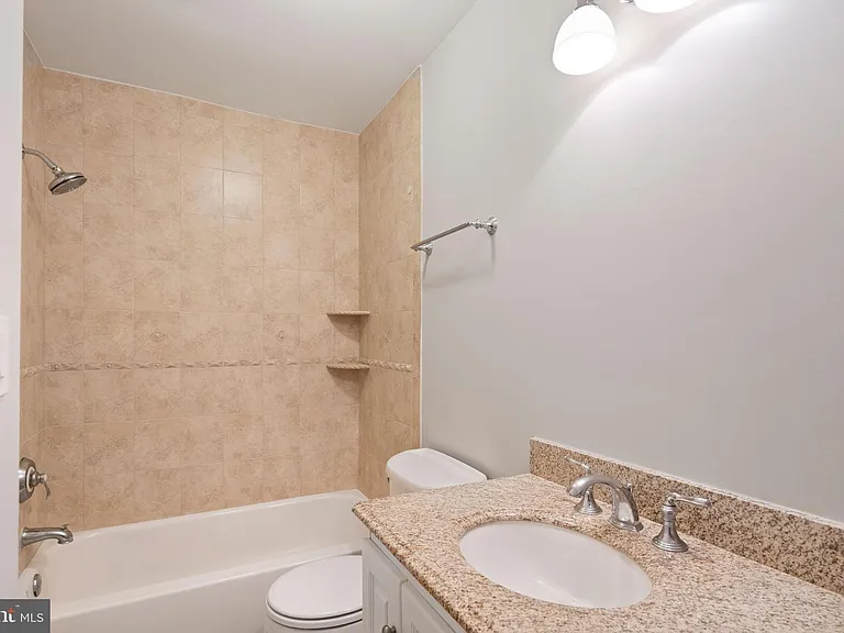 1020 Powhatan St — Photo 33
