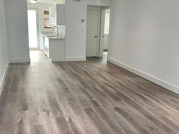 3rd image of 3931 Garden Ave #3931