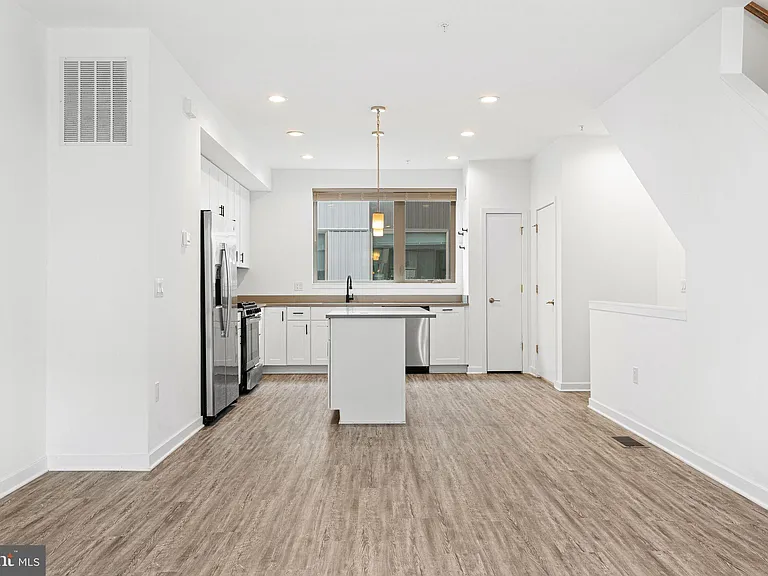 3121 Beach View Ln #A — Photo 7