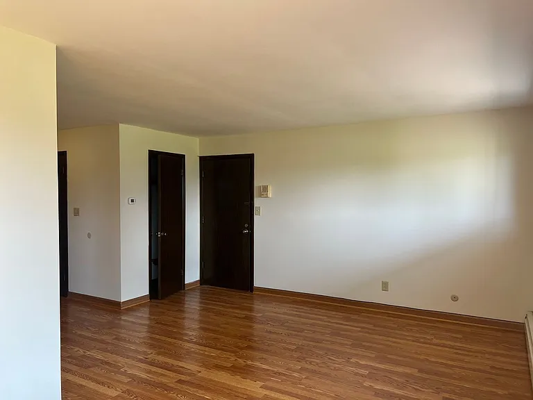 Embassy Square Apartments — Photo 29