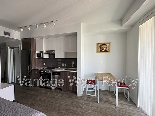 1775 Chapman Pl #Penthouse 9 Photo 1