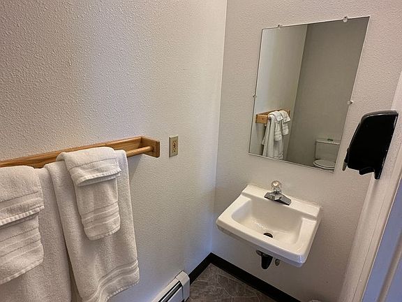 4th image of 790 S Dandelion Cir Room 5