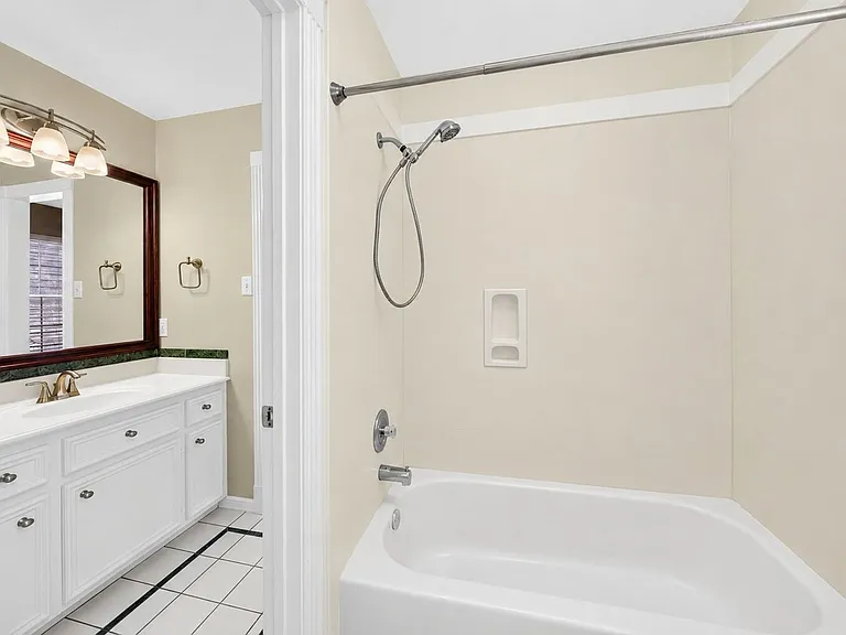 16410 Emilia Ct — Photo 25