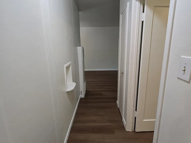 844 Adams St — Photo 5