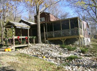 601 Pan Estates Ave, Sorento, IL 62086