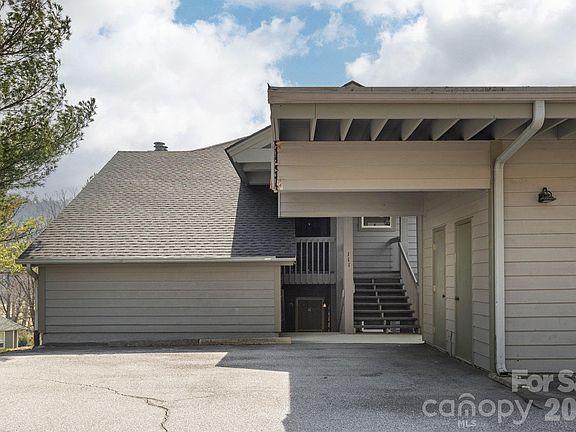 2nd image of 111 Bluffview Ln
