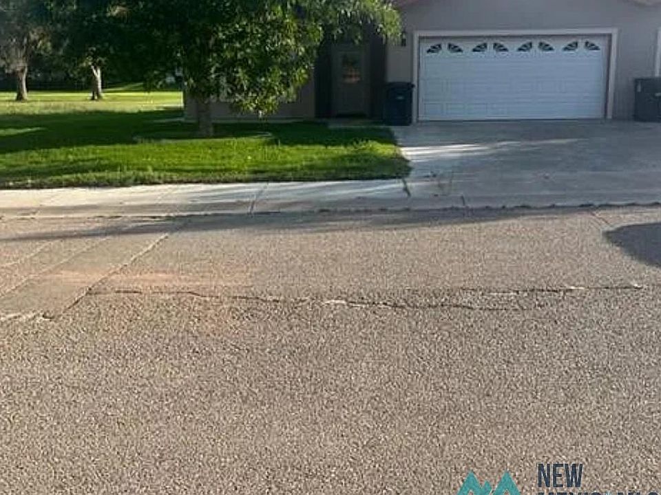 1st image of 13 Fairway Dr