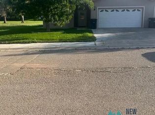 13 Fairway Dr, Roswell, NM 88201