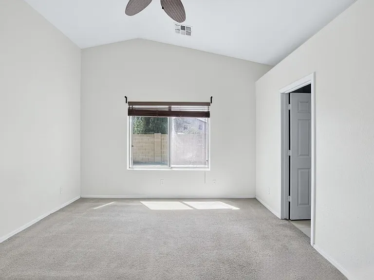6550 S 44th Ave — Photo 14