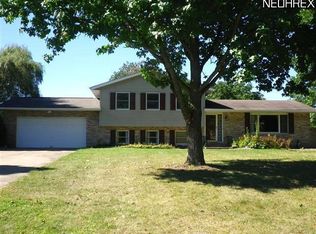 11729 El Dorado Cir NE, Hartville, OH 44632