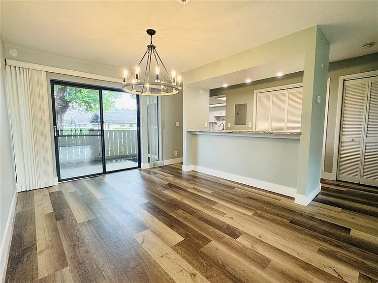 20 Lake Ct — Photo 6