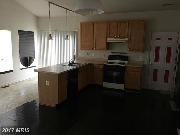3rd image of 5205 Melwood Park Ave