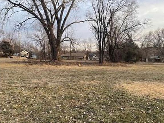 4th image of 2714 Longwood Ave