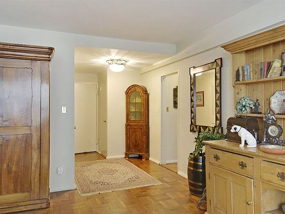 5th image of 110 E 57th St APT 4A