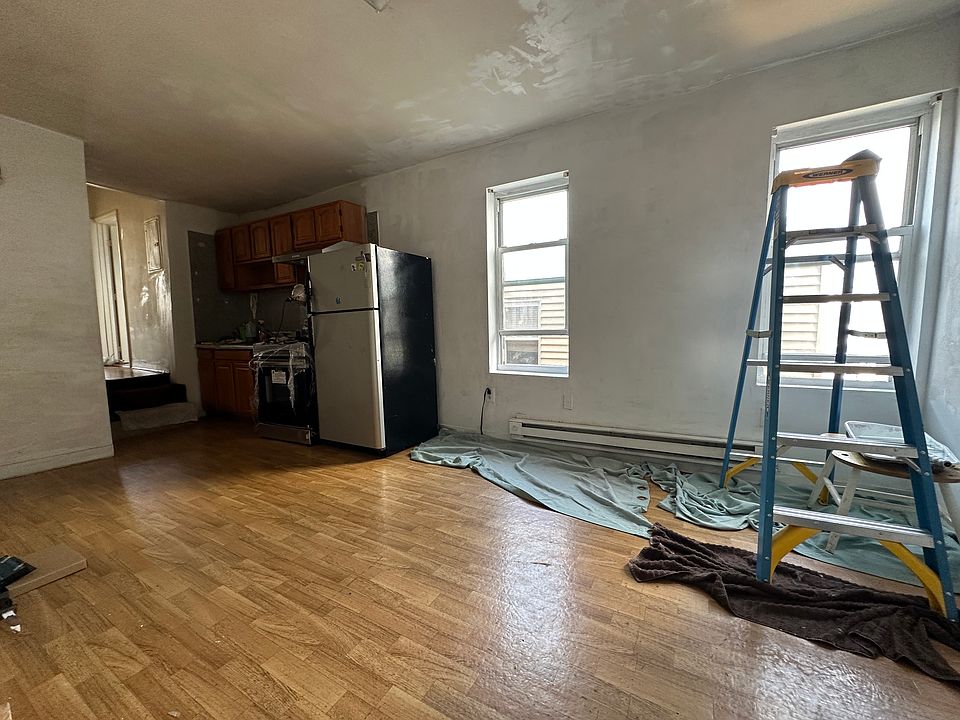 1st image of 1821 S 5th St Floor 3